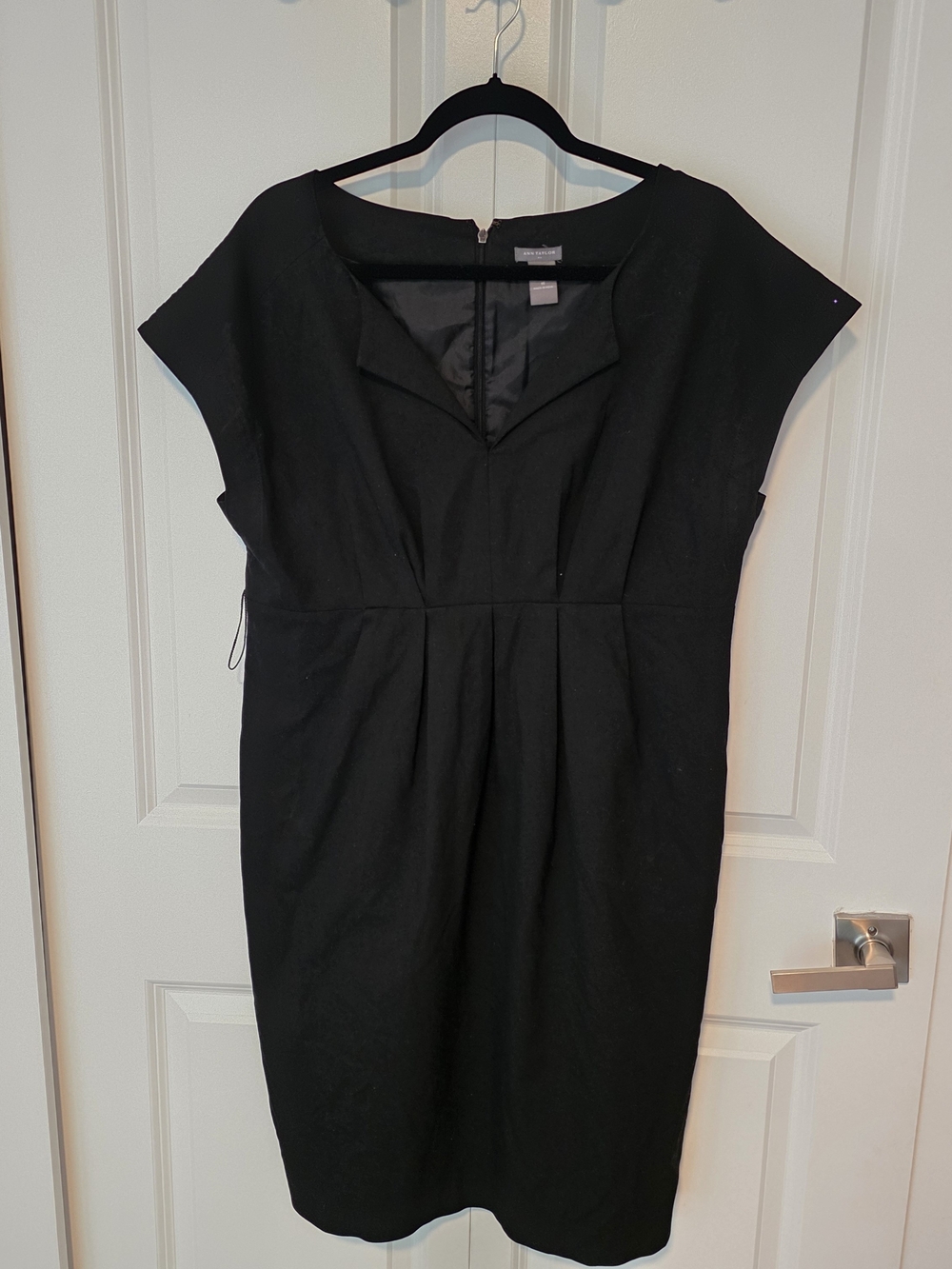 Ann Taylor Classic Black Women's Sheath Dress